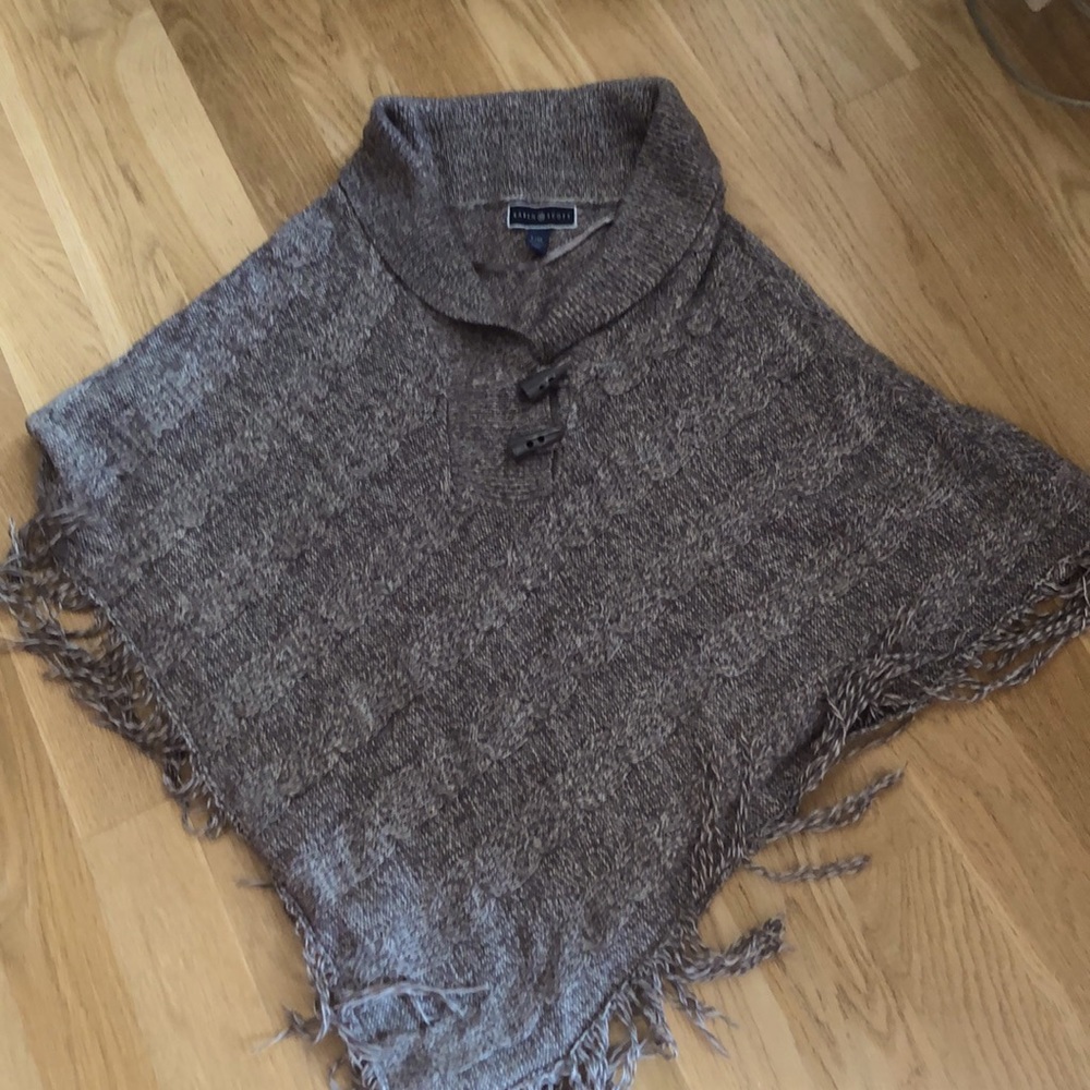 Karen Scott grey sweater poncho